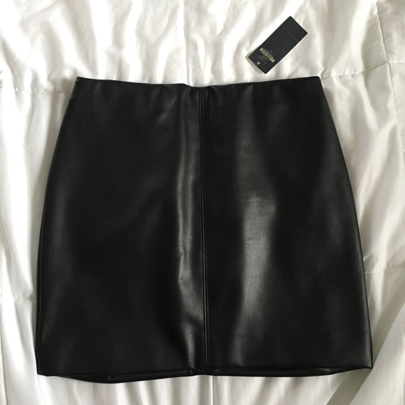 NWT Vegan black leather skirt - Picture 5 of 5
